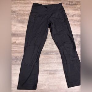 Black lululemon capris 4